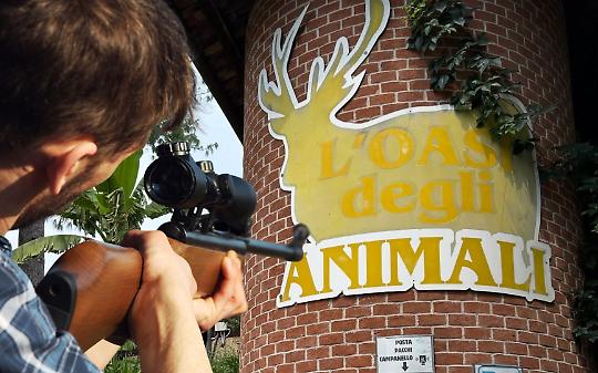 Spari ancora a pochi metri dall&rsquo;Oasi degli Animali