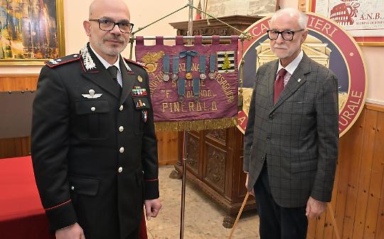 Labaro dei Bersaglieri rubato negli anni &rsquo;80 torna in Piemonte: i Carabinieri lo restituiscono dopo il sequestro