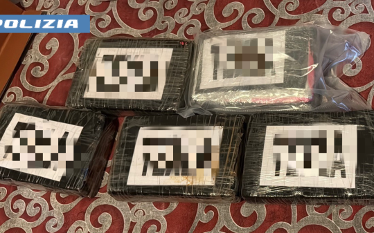 Cinque chili e mezzo di cocaina