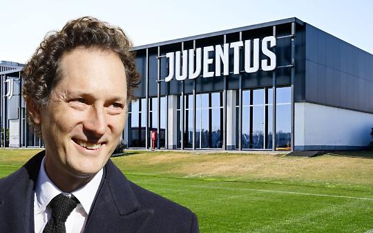 Elkann alla Continassa carica i bianconeri