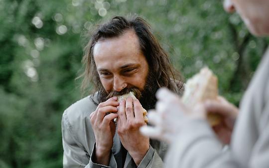 Strage invisibile in strada: nel 2025 gi&agrave; 414 senza dimora morti nell&rsquo;indifferenza generale