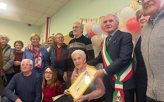 I primi cento anni di Esterina. Quando un paese festeggia le sue radici