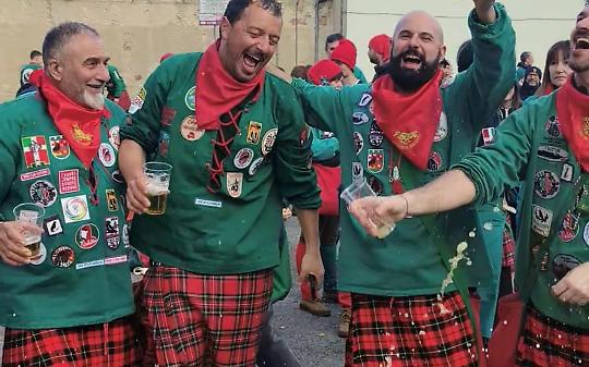 Tuchini del Borghetto, il verde e rosso che anima Ivrea - VIDEO 