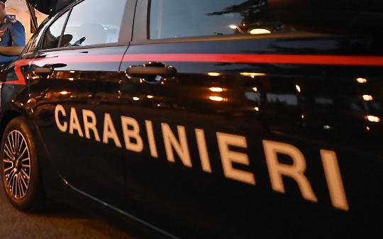 Venaria, lite in albergo degenera: 80enne accoltella una cameriera, arrestato per tentato omicidio