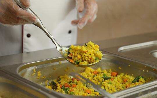 Castellamonte recupera il cibo delle mense: via alle donazioni all&rsquo;Emporio Rata.Tu