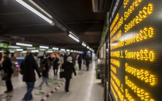 Treni a singhiozzo a Torino: cancellazioni e disagi per lo sciopero Sgb e Cub Trasporti
