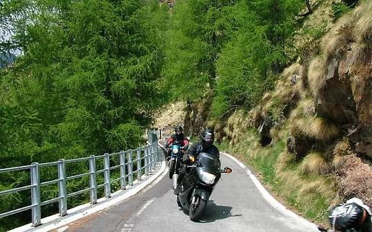 SS338, la Serra non &egrave; un autodromo. Bollengo, residenti esasperati per le corse nel tratto verso Broglina e Magnano.