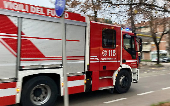 Incendio in una cascina a Gassino Torinese. Intervengono i Vigili del Fuoco