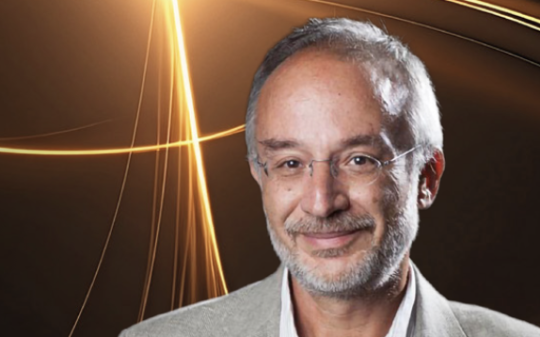 AEG Coop festeggia 125 anni con Stefano Mancuso al Teatro Giacosa