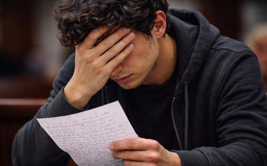 Per anni &egrave; stato il terrore dei suoi genitori: il tribunale di Ivrea lo condanna a due anni di carcere