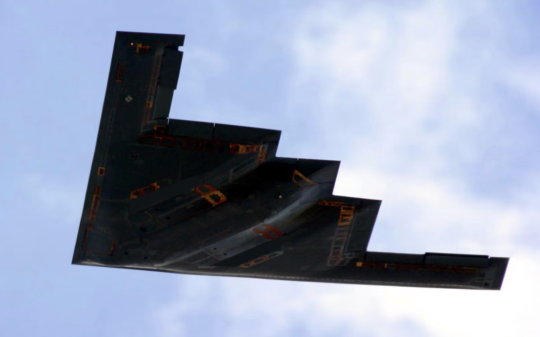 Un bombardiere invisibile nei cieli del Piemonte