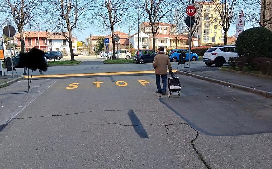 Nuovo senso unico in via 4 Novembre a Chivasso: residenti furiosi con l&rsquo;amministrazione Castello