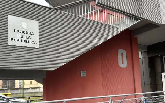 Samone, occupa l&rsquo;alloggio dell&rsquo;anziana e minaccia madre e figlia: