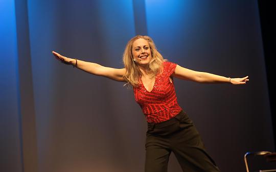 A Fontanetto Po arriva Danila Stalteri con &ldquo;Manco fossi Laura Chiatti&rdquo;