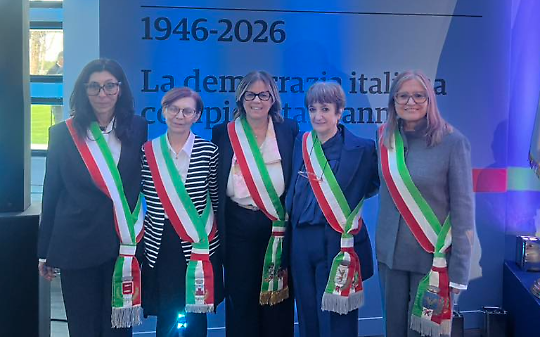 Loredana Devietti (al centro) con le sindache del territorio