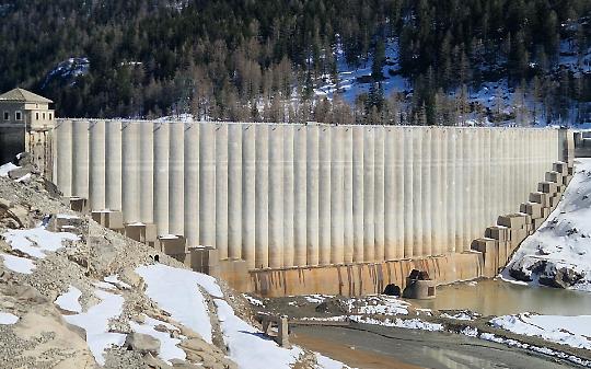 Il lago che era sparito in Canavese ora torna: inizia il riempimento dell&rsquo;invaso