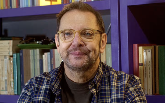 Dalla Melevisione all&rsquo;AI: Tonio Cartonio oggi spiega il futuro davanti a un caff&egrave; (VIDEO)