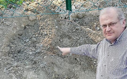 Area cani fatta coi piedi: dopo 20 giorni &egrave; gi&agrave; un colabrodo