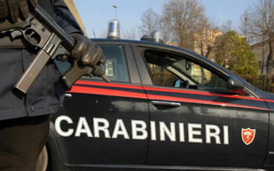 Botte ai vigilantes per 500 euro: rapina al centro commerciale di Settimo Torinese