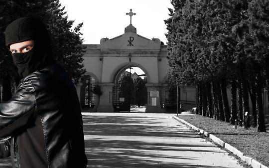 Volpiano, furto al cimitero 