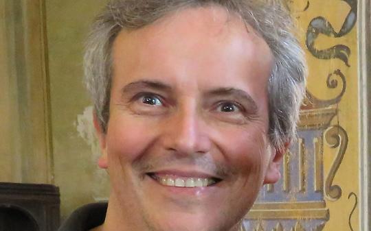 Tra mistero e teatro