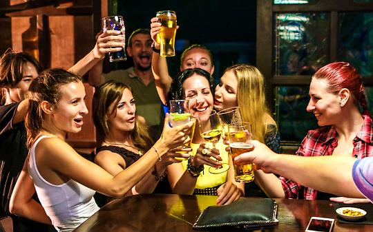 &ldquo;Troppo rumore la sera&rdquo;: la sindaca chiude in anticipo un bar per 10 giorni