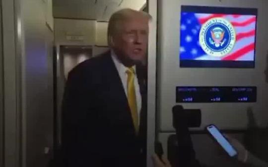 "Zitta, maialina": giornalista fa una domanda a Trump sul caso Epstein e viene insultata (VIDEO)