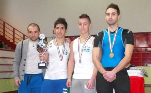Roberto Manfredi con al collo la medaglia di bronzo