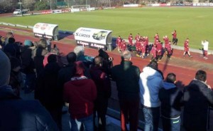 I tifosi granata salutano la squadra