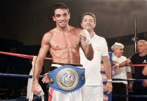 Benoit Manno con la cintura di campione italiano