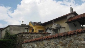 Torre ancora danni al cimitero2014