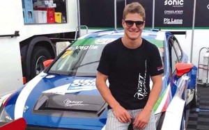 Lorenzo Veglia con la sua Seat Leon