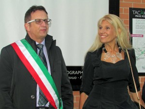Il Sindaco Maurizio Fiorentini con Maria Teresa Ruta al Wild Art Festival a Chiaverano