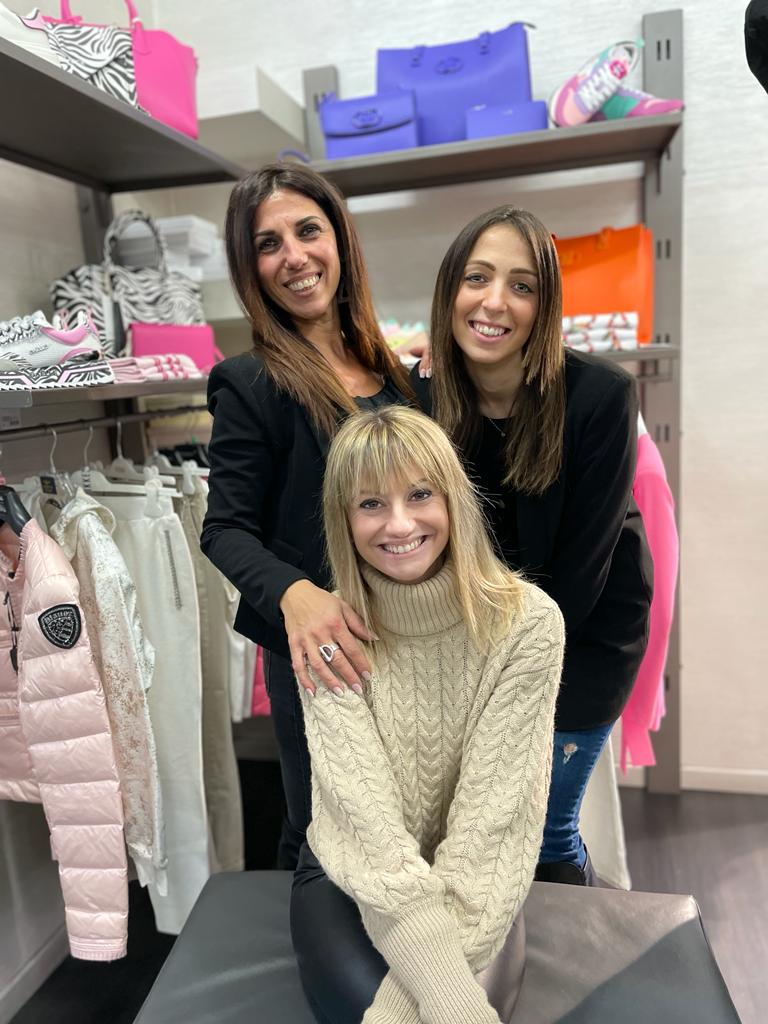Con Alessandra e Daniela in negozio
