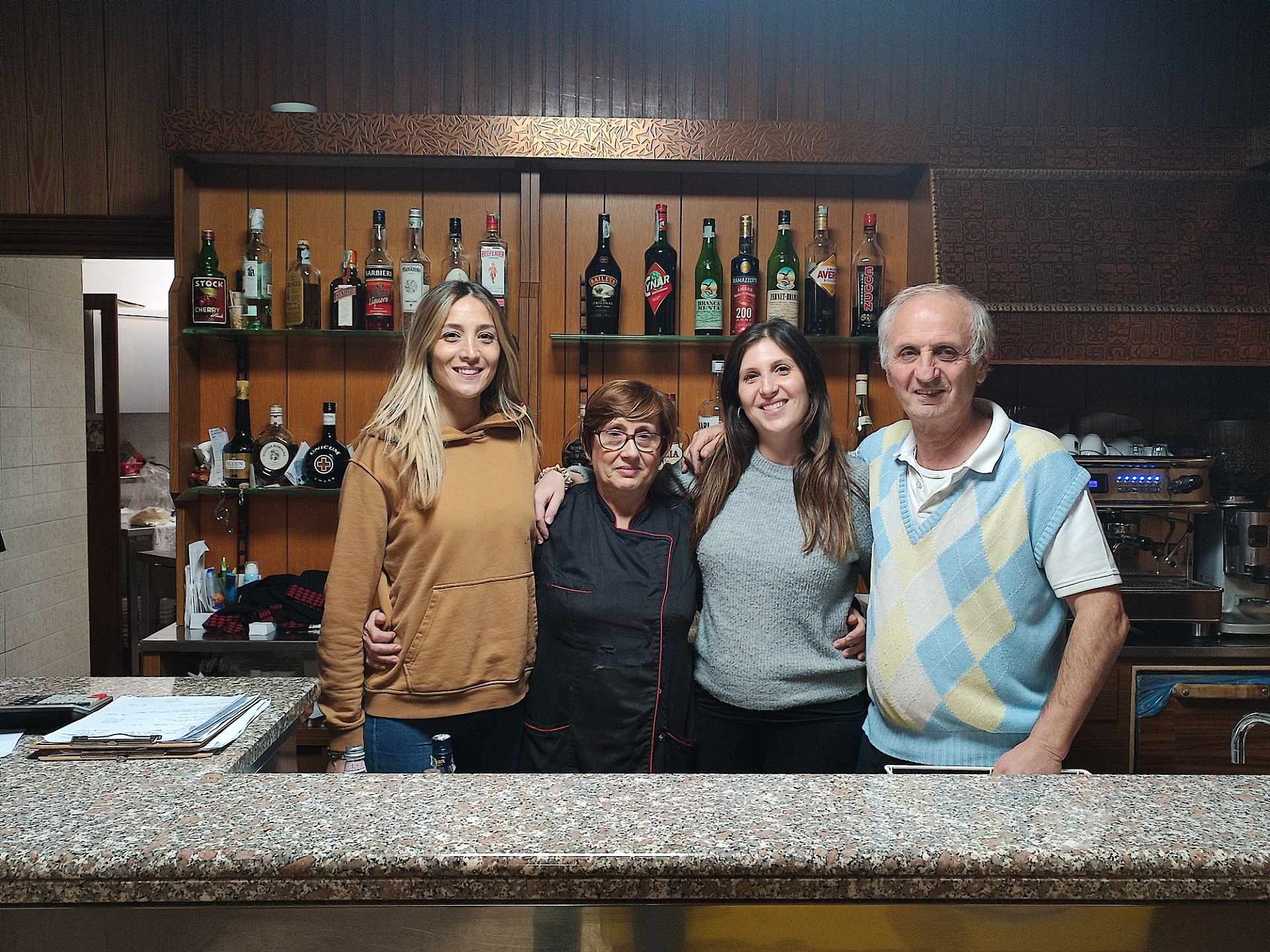 In foto (da destra): Laura, Graziella, Giulia ed Ezio