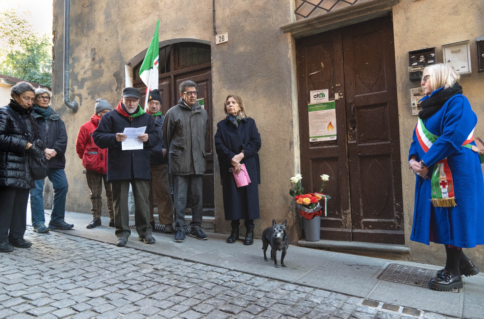 Davanti alla sinagoga di ivrea