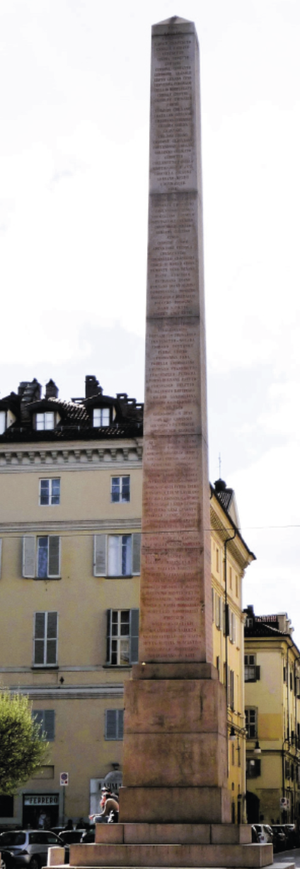 IN FOTO L’obelisco al centro della torinese piazza Savoia risale al 1853