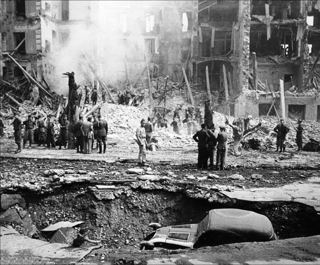 Torino dopo il bombardamento del 13 luglio 1943