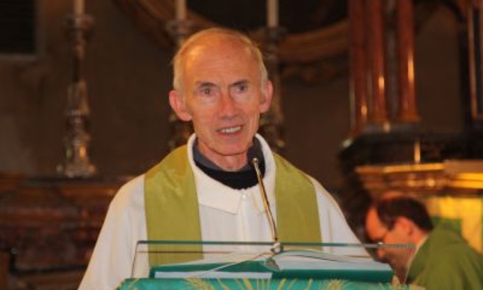 Il parroco di Gassino Torinese don Carlo Fassino.