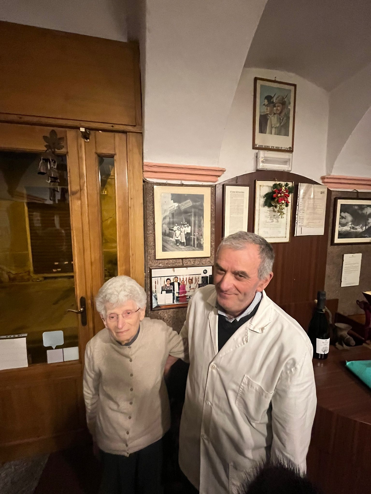 Antonio battuello con la madre lucia