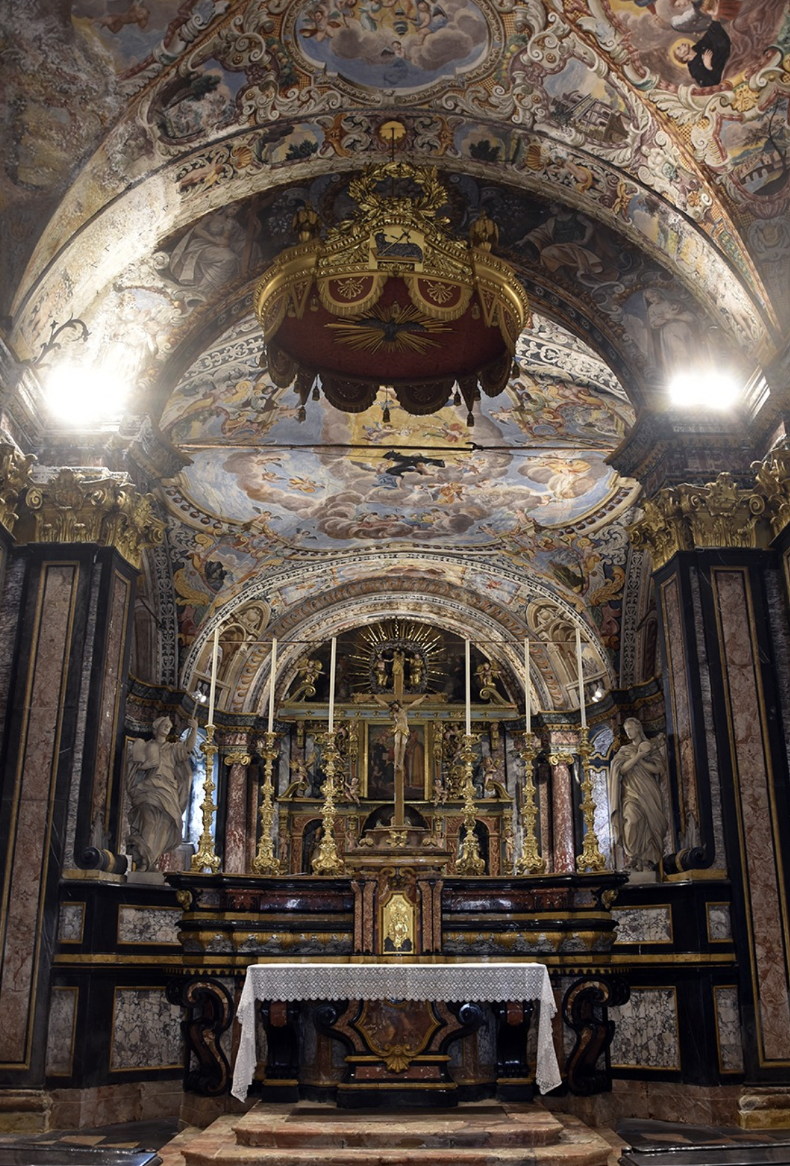 INTERNO