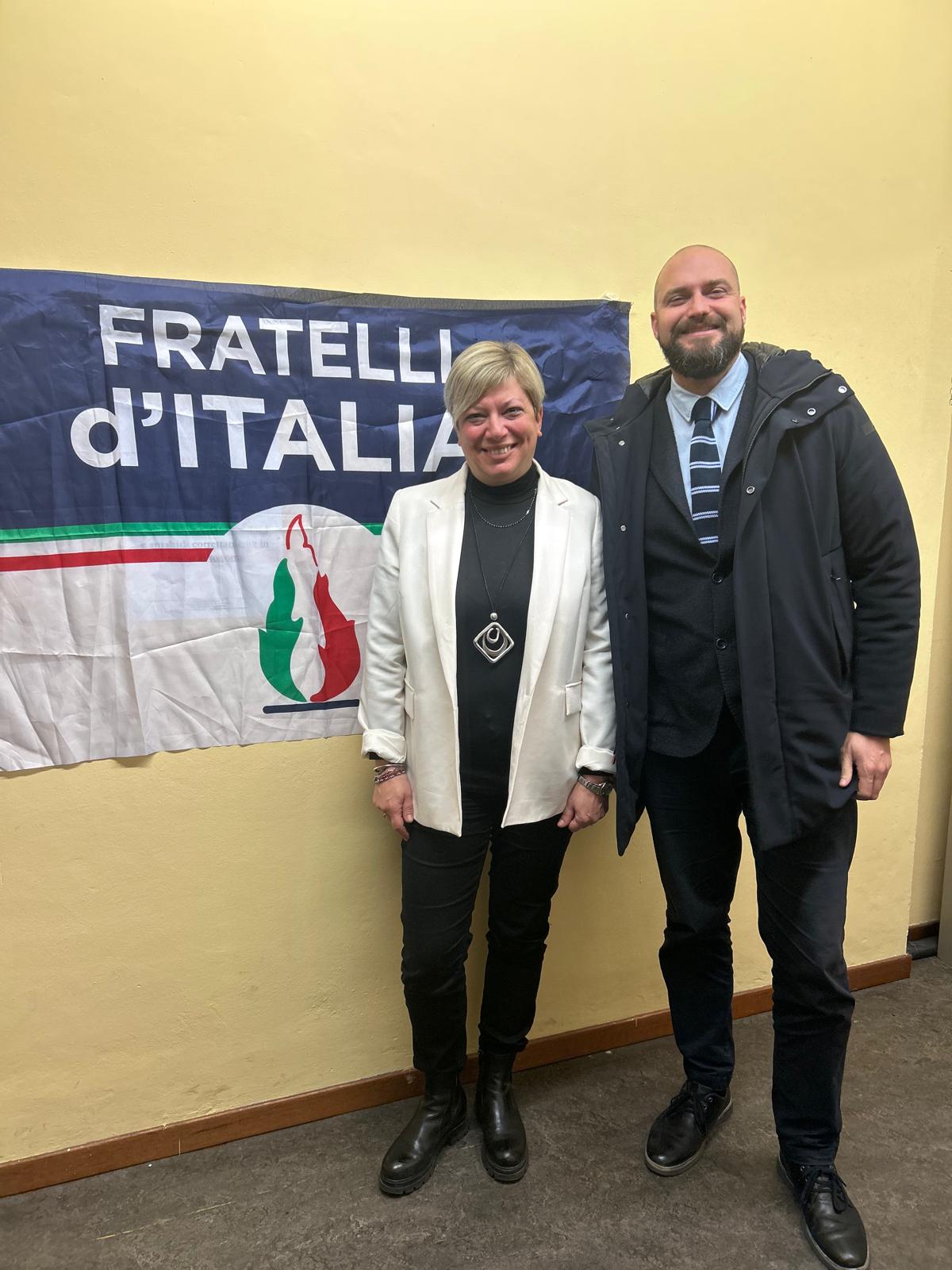 La coordinatrice del Circolo Valli di Lanzo Ceronda e Casternone insieme all'assessore Maurizio Marrone