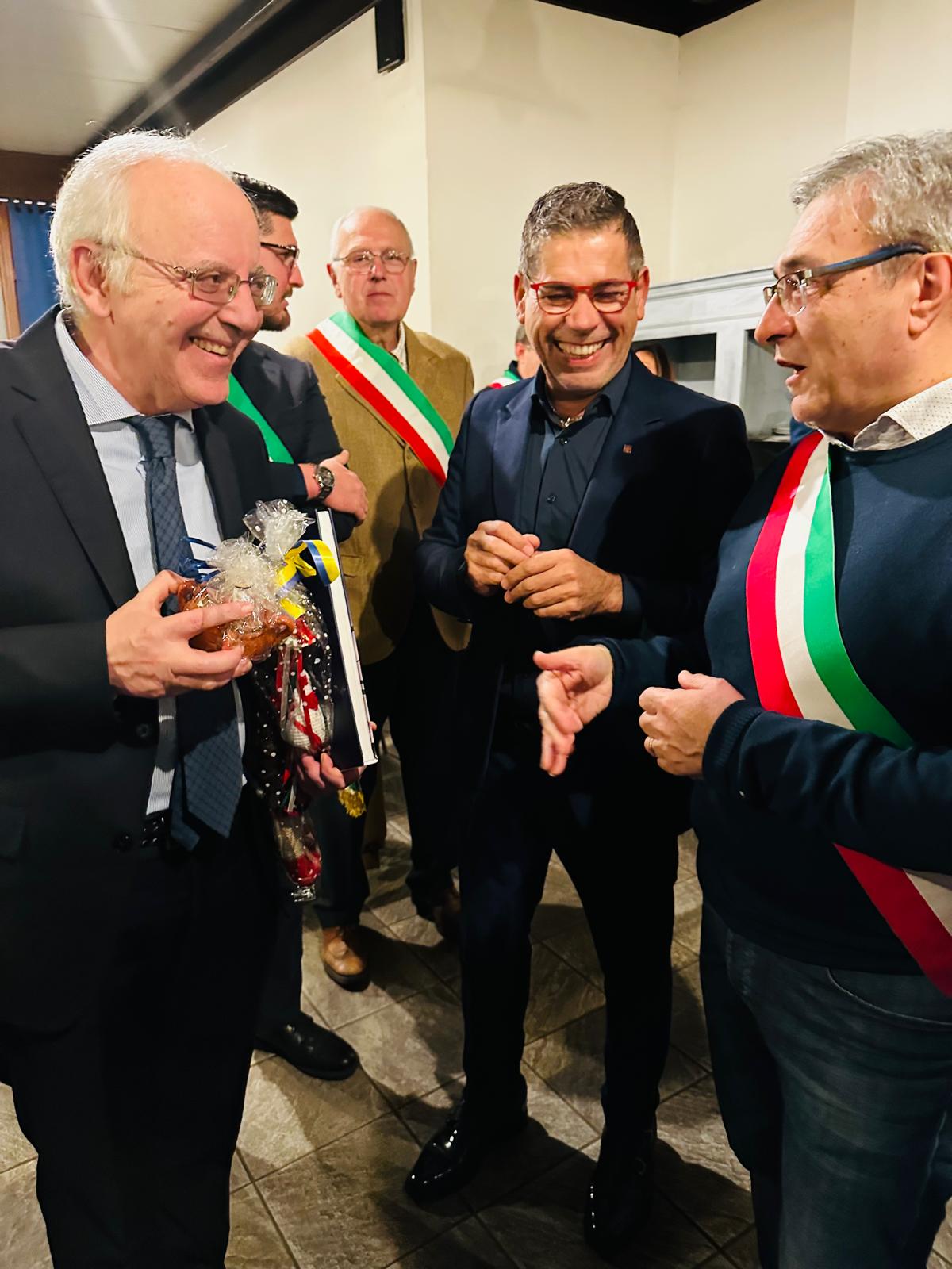 il prefetto, il consigliere regionale e il sindaco di Castellamonte
