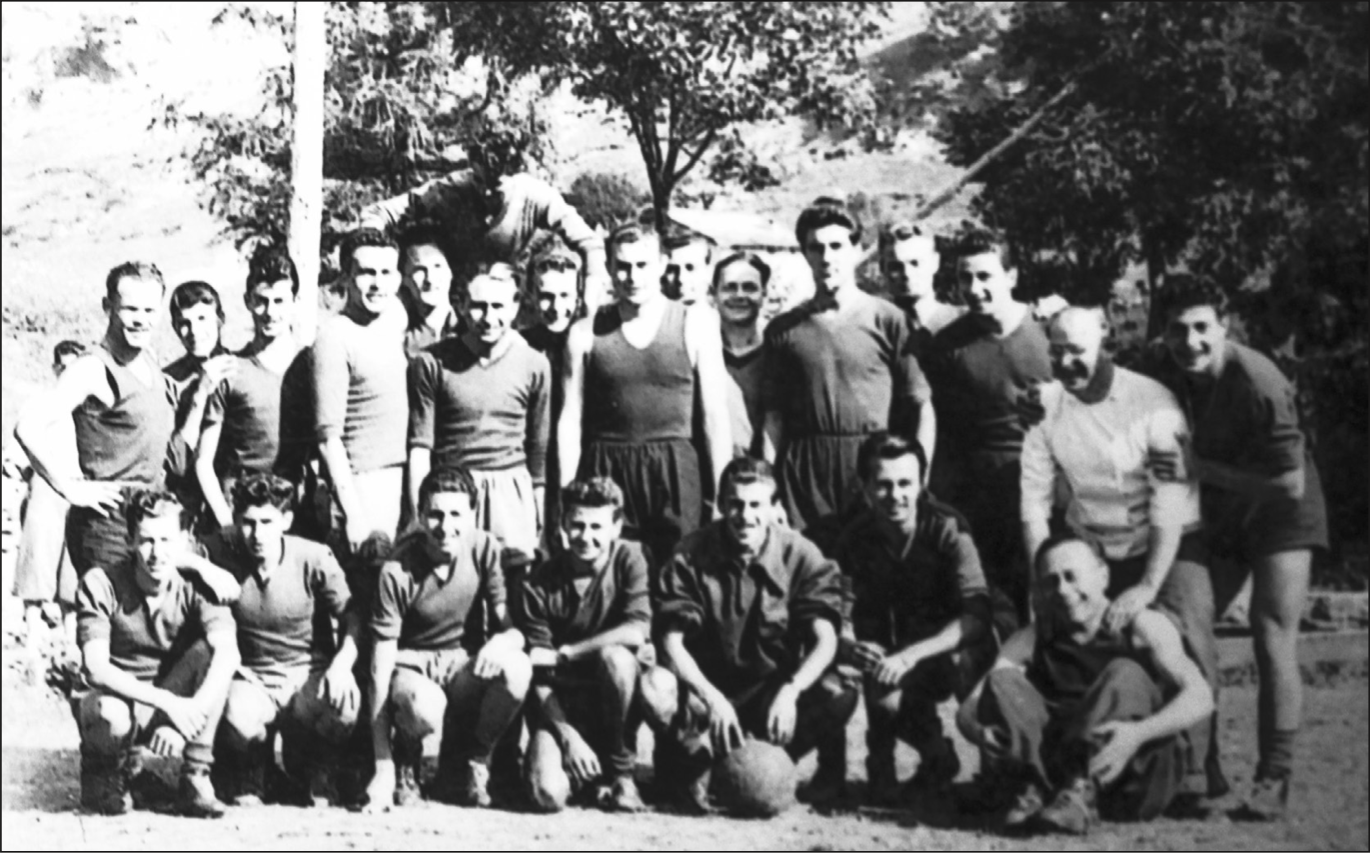 Balme. estate 1939. Foto di gruppo dei giocatori del Torino (archivio Franco Ossola).