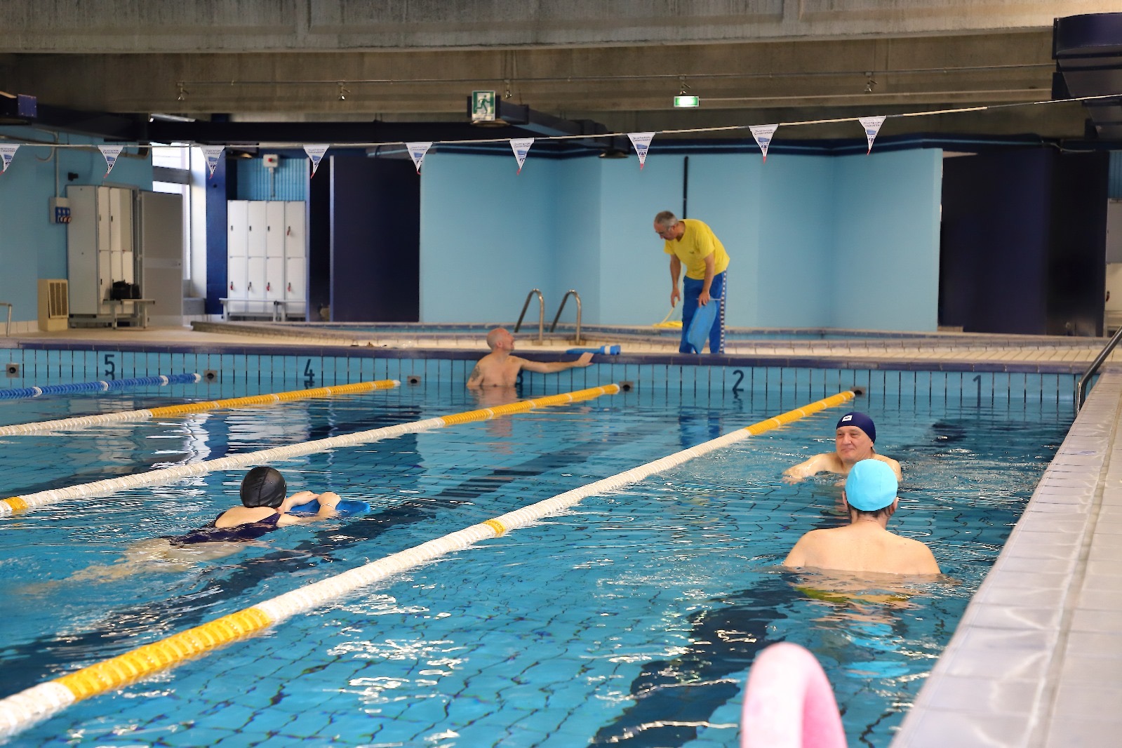 la piscina