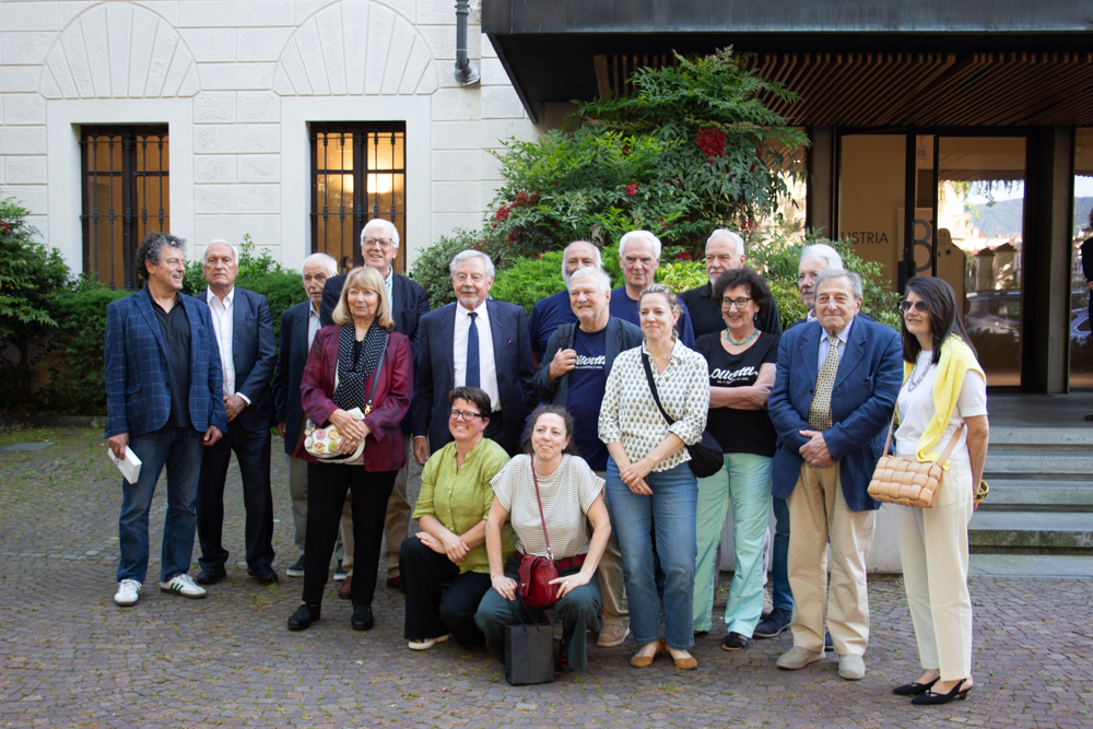 gruppo, con le 3 figlie di Osnaghi davanti