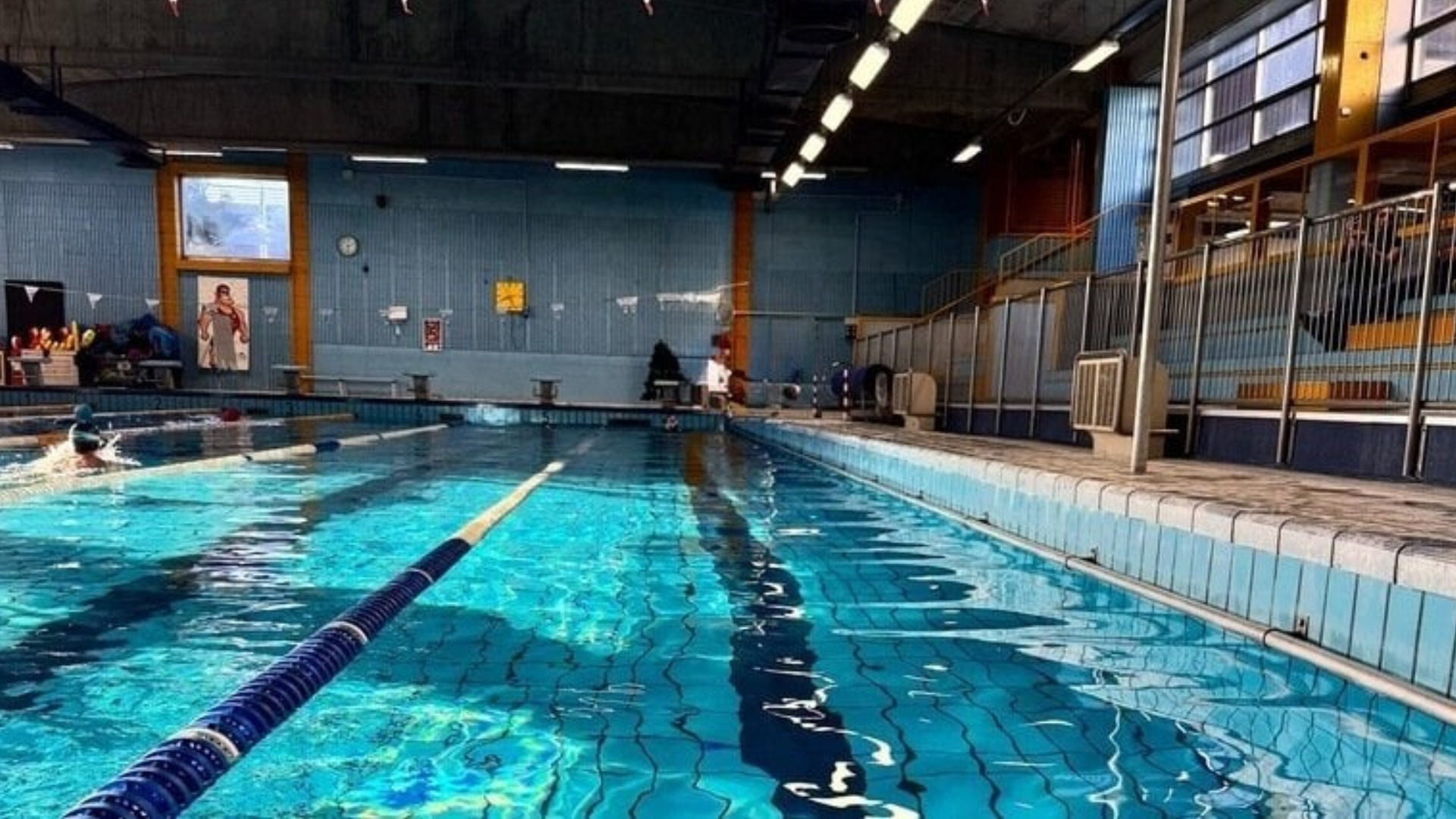 la piscina