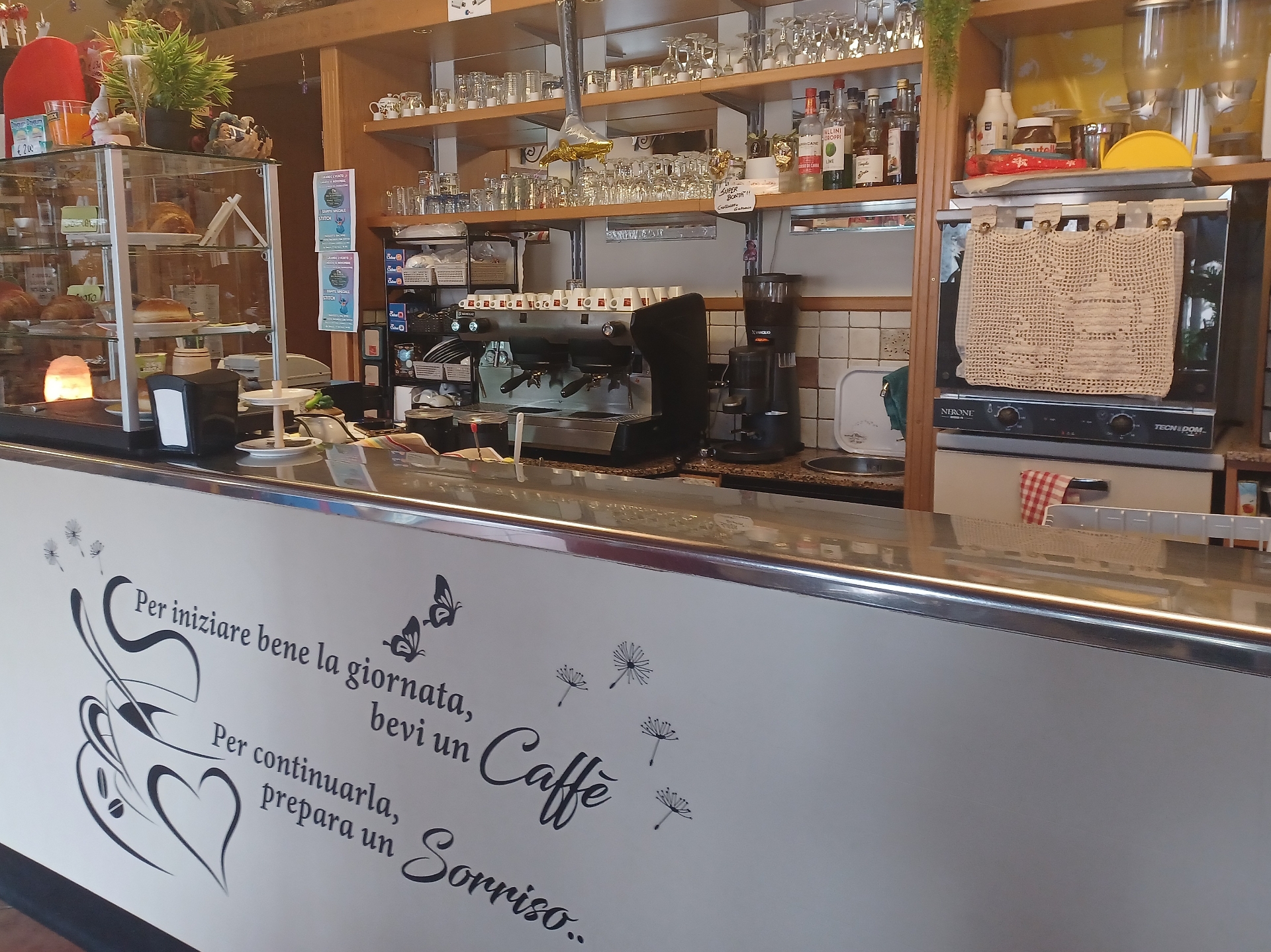 L'angolo caffetteria del negozio