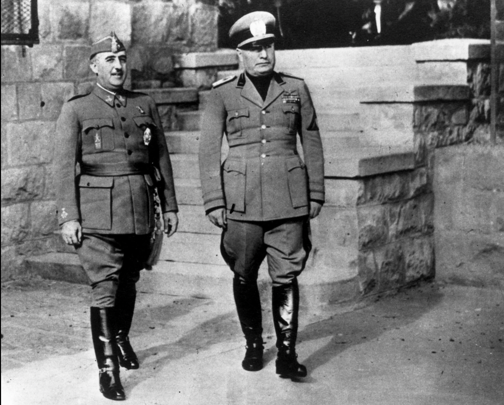 Franco assieme al Duce Mussolini, in visita a Villa Margherita, a Bordighera.