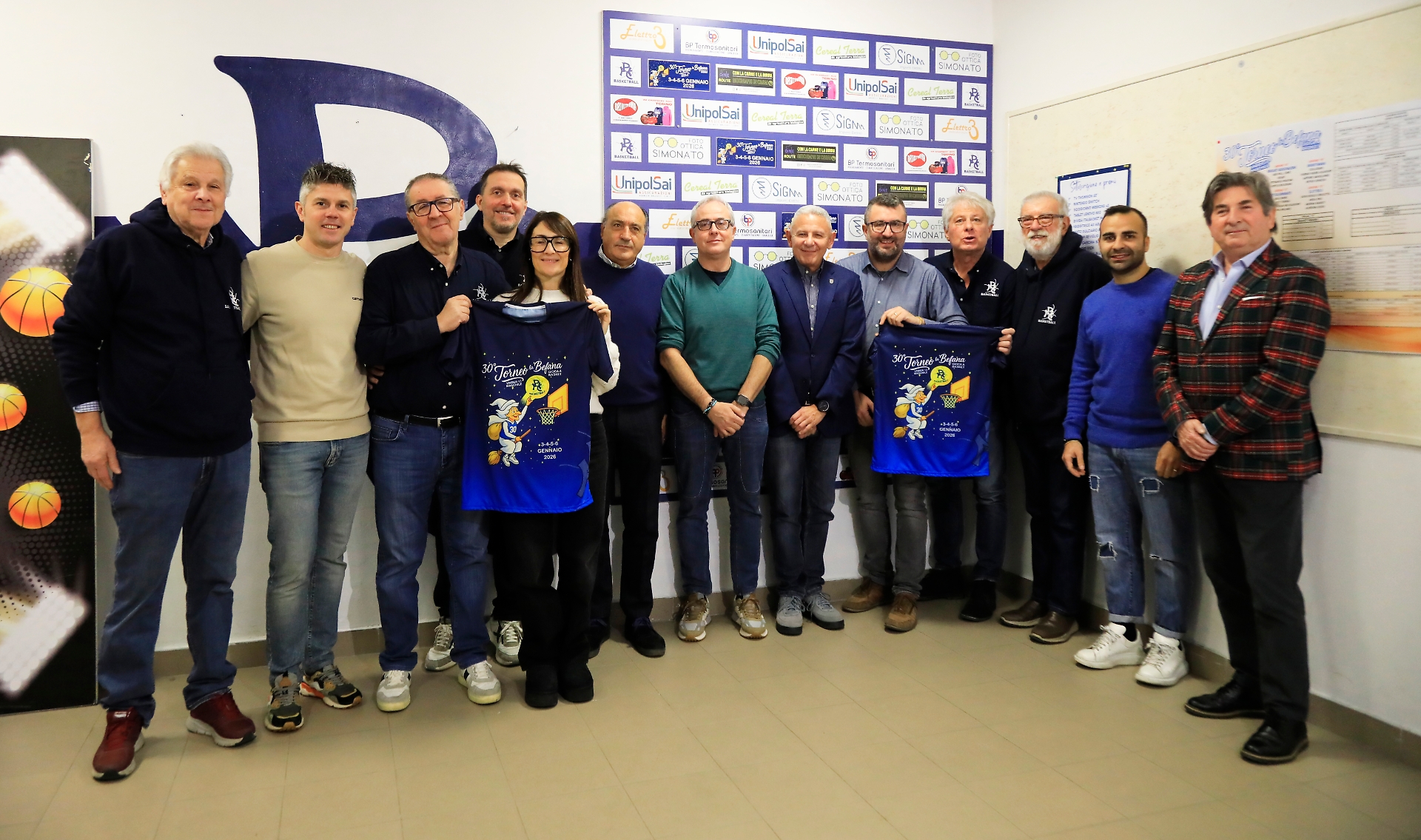 La Befana gioca a basket tazio